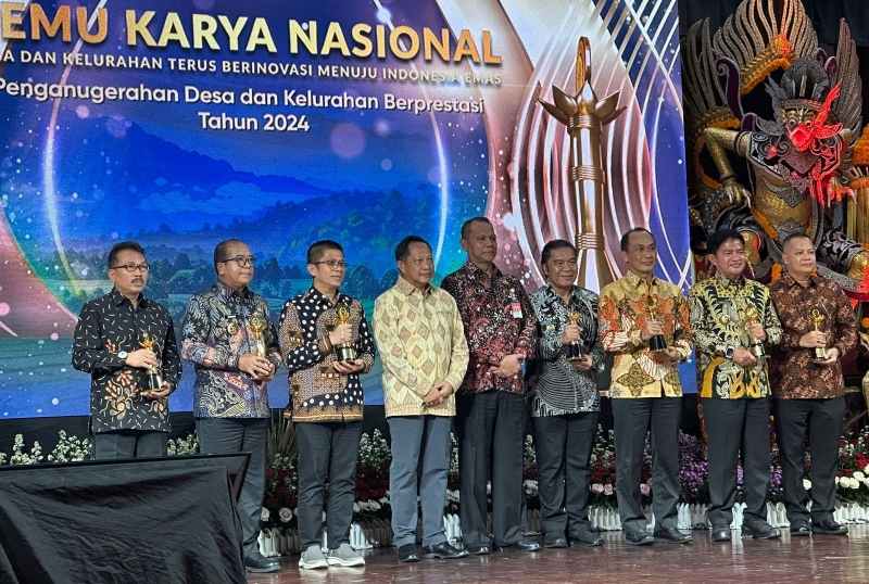 Pj. Gubernur Lampung, Terima Penghargaan Upakarya Wanua Nugraha 2024 dari Kemendagri Pj. Gubernur Lampung, Terima Penghargaan Upakarya Wanua Nugraha 2024 dari Kemendagri