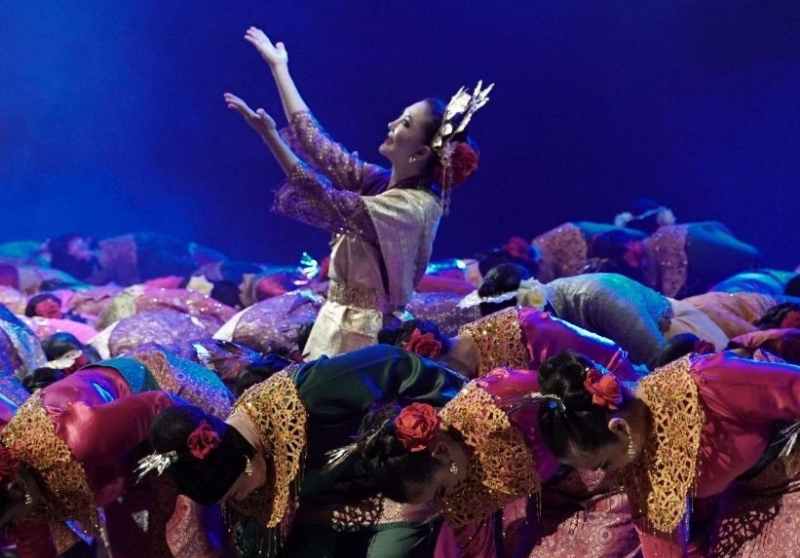 Komunitas Perempuan Menari Siap Catatkan Rekor MURI di ArtChipelaGong Komunitas Perempuan Menari Siap Catatkan Rekor MURI di ArtChipelaGong