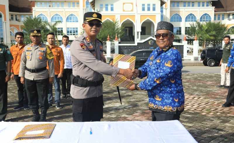 Pemkab Aceh Utara Gelar Apel Pasukan Linmas dan Netralitas ASN Pemkab Aceh Utara Gelar Apel Pasukan Linmas dan Netralitas ASN