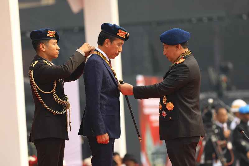 Anugerahi Presiden Jokowi Loka Praja Samrakshana, Kapolri: Bentuk Penghormatan Institusi Anugerahi Presiden Jokowi Loka Praja Samrakshana, Kapolri: Bentuk Penghormatan Institusi