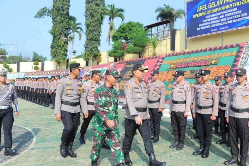 Kapolres Tanggamus Pimpin Apel Gelar Pasukan Operasi Zebra Krakatau 2024 Kapolres Tanggamus Pimpin Apel Gelar Pasukan Operasi Zebra Krakatau 2024