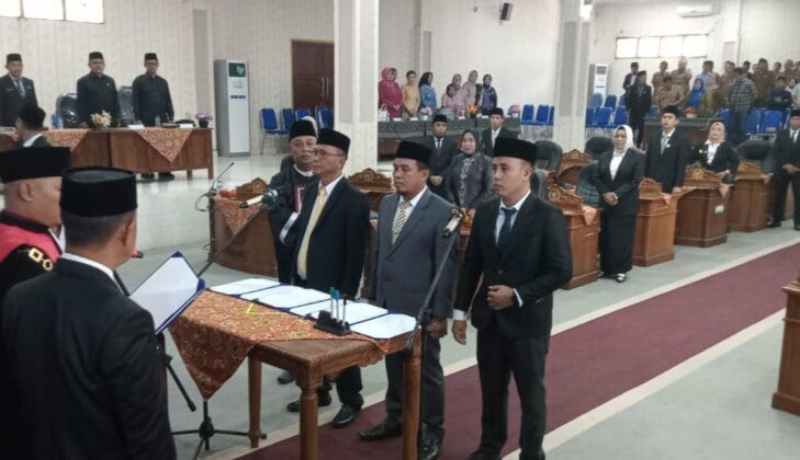 DPRD Lebong Menggelar Paripurna, Pengucapan Sumpah dan Janji Unsur Pimpinan 2024-2029 DPRD Lebong Menggelar Paripurna, Pengucapan Sumpah dan Janji Unsur Pimpinan 2024-2029