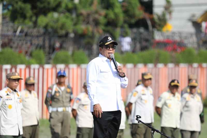 Pj. Gubernur Samsudin Pimpin Apel Pasukan Polisi Pamong Praja di Lingkungan Pemprov Lampung Pj. Gubernur Samsudin Pimpin Apel Pasukan Polisi Pamong Praja di Lingkungan Pemprov Lampung