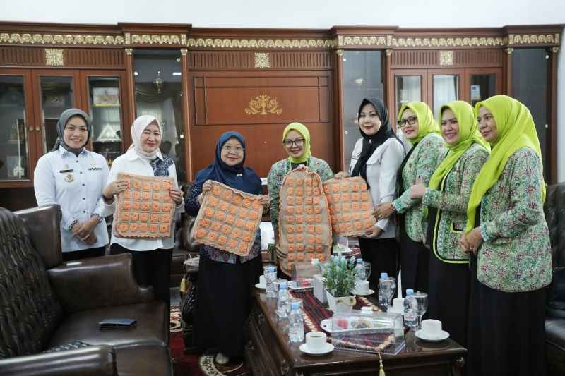 Ibu Maidawati Samsudin Terima Kunjungan Paguyuban Ibu-ibu Pemasyarakatan Daerah Lampung Ibu Maidawati Samsudin Terima Kunjungan Paguyuban Ibu-ibu Pemasyarakatan Daerah Lampung