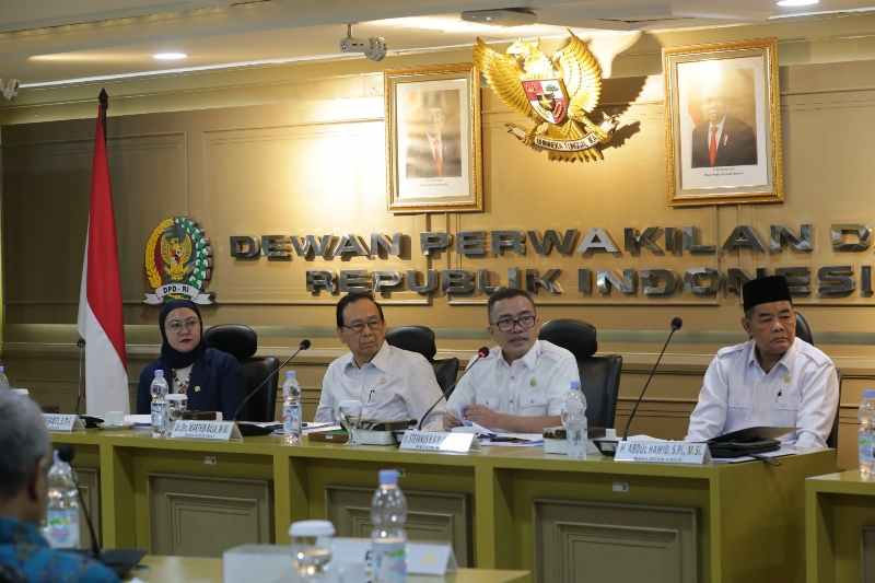 BULD DPD RI Tetapkan Pemantauan Ranperda & Perda Terkait Tata Kelola Pemdes dan Perlindungan Masyarakat Hukum Adat BULD DPD RI Tetapkan Pemantauan Ranperda & Perda Terkait Tata Kelola Pemdes dan Perlindungan Masyarakat Hukum Adat