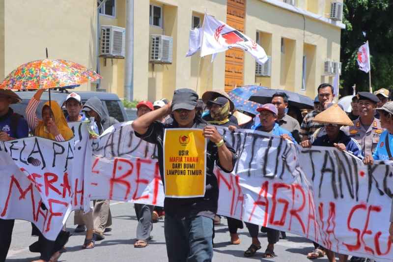 Polda Lampung Fasilitasi Aspirasi Petani dalam Penyelesaian Sengketa Tanah Polda Lampung Fasilitasi Aspirasi Petani dalam Penyelesaian Sengketa Tanah