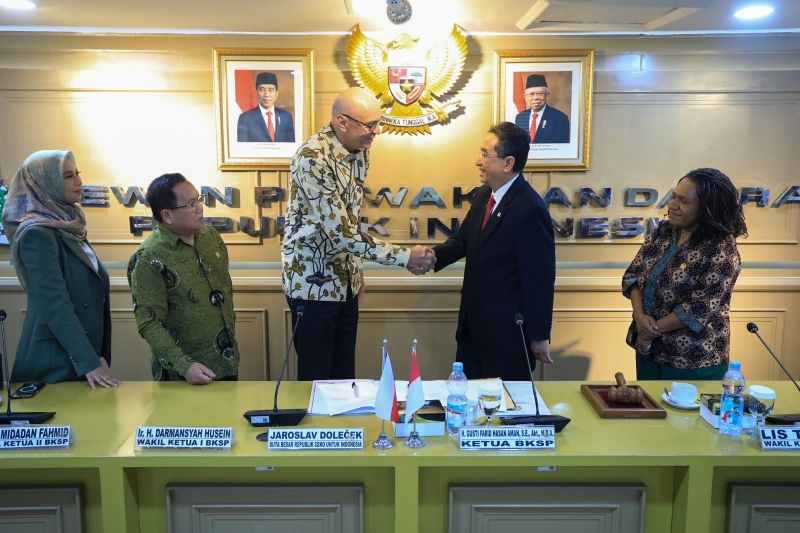 Ingin Prabowo Lebih Banyak Tampil Di Panggung internasional, Sultan: Kabinet Harus Mampu Bekerja Auto Pilot Ingin Prabowo Lebih Banyak Tampil Di Panggung internasional, Sultan: Kabinet Harus Mampu Bekerja Auto Pilot