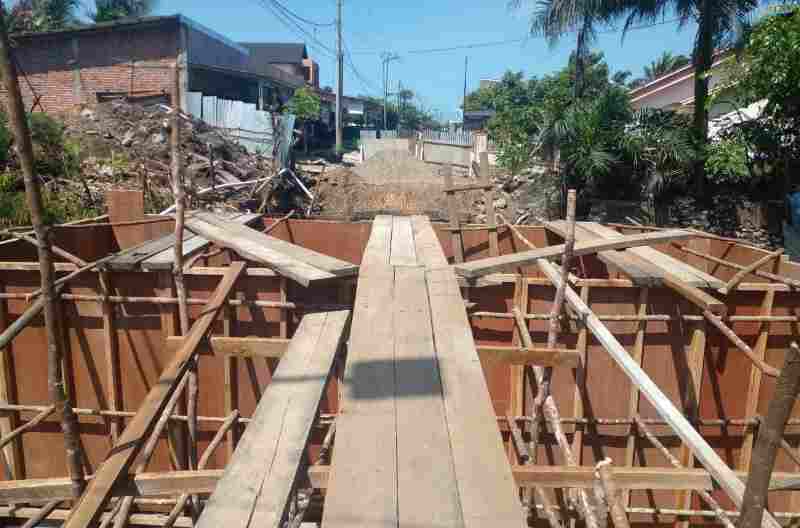 Diduga Proyek Jembatan Dalam Kota Bengkulu Tidak Sesuai Spek, Kurangi Volume Perlu Pengawasan Diduga Proyek Jembatan Dalam Kota Bengkulu Tidak Sesuai Spek, Kurangi Volume Perlu Pengawasan