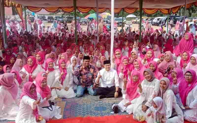 Ribuan Ibu-ibu Pengajian Dolok Merawan Solid Dukung Dambaan Menangkan Pilkada Sergai Ribuan Ibu-ibu Pengajian Dolok Merawan Solid Dukung Dambaan Menangkan Pilkada Sergai