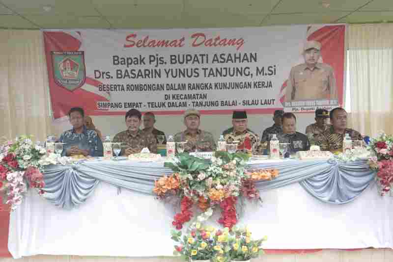 Dalam Rangka Kunker, Pjs. Bupati Asahan Kumpulkan 4 Camat di Kantor Camat Simpang Empat Dalam Rangka Kunker, Pjs. Bupati Asahan Kumpulkan 4 Camat di Kantor Camat Simpang Empat