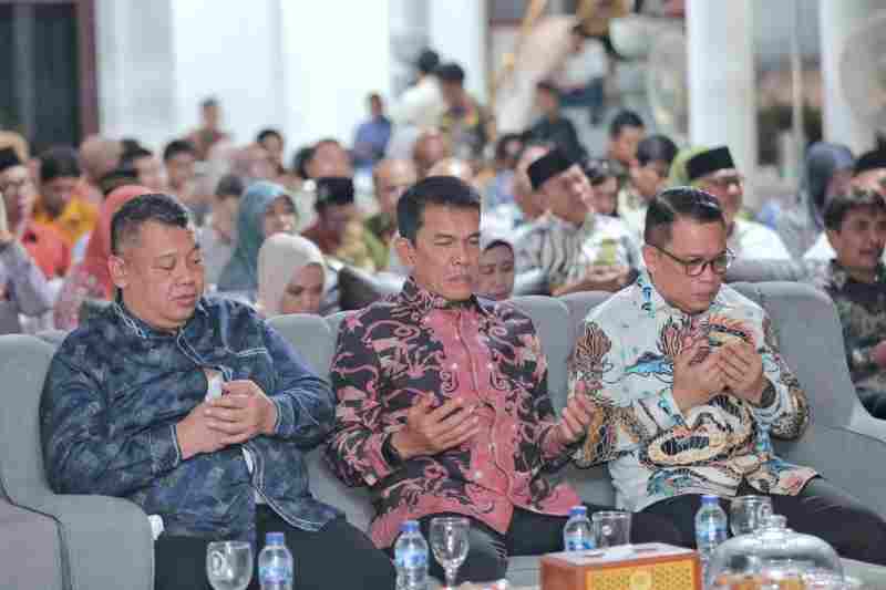 Danrem Hadiri Ramah Tamah Dengan Ketua MPR RI Sekaligus Acara Syukuran Ketua DPRD Lampung Danrem Hadiri Ramah Tamah Dengan Ketua MPR RI Sekaligus Acara Syukuran Ketua DPRD Lampung