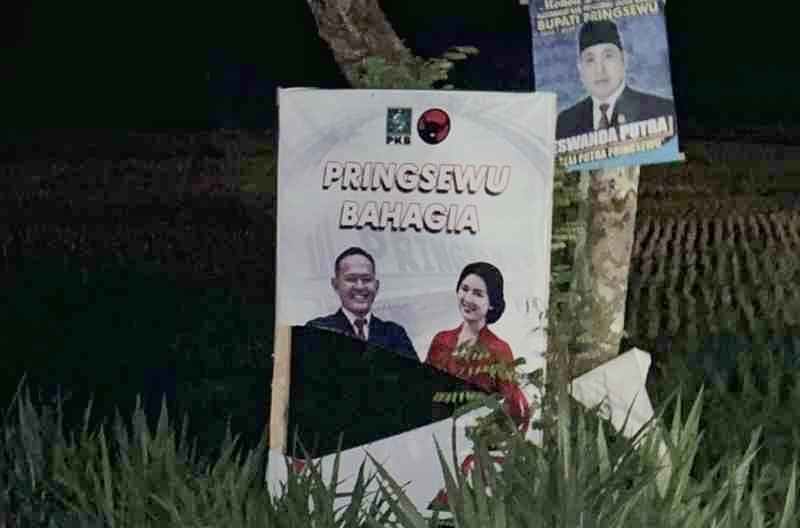 Di Kabupaten Pringsewu Paslon Fauzi – Laras Dianiaya Di Kabupaten Pringsewu Paslon Fauzi – Laras Dianiaya