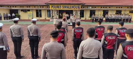 Polres Simalungun Gelar Upacara Bendera: Perkuat Ketahanan Pangan, Pemberantasan Narkoba Polres Simalungun Gelar Upacara Bendera: Perkuat Ketahanan Pangan, Pemberantasan Narkoba