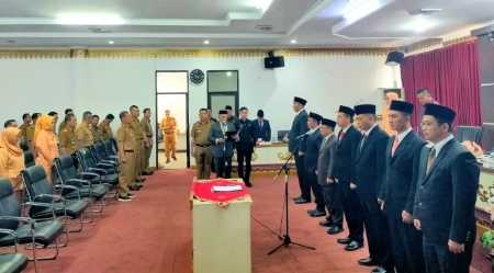 Pj.Bupati Tanggamus Melatik dan Pengambilan Sumpah 7 Pejabat Pimpinan Tinggi Pratama Pj.Bupati Tanggamus Melatik dan Pengambilan Sumpah 7 Pejabat Pimpinan Tinggi Pratama