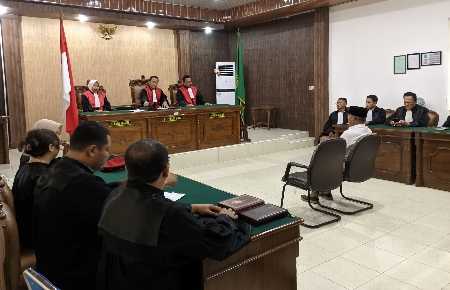 Terbukti Bersalah, Qomaru Zaman Divonis Pengadilan Dengan Denda Subsider Penjara Terbukti Bersalah, Qomaru Zaman Divonis Pengadilan Dengan Denda Subsider Penjara