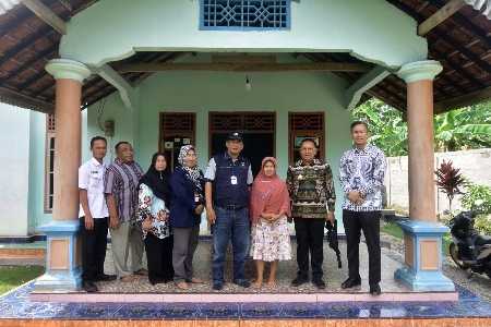 Sempat Ngaku Tidak Pernah Dapat Bansos, Akhirnya Ibu Yuliana Meminta Maaf Sempat Ngaku Tidak Pernah Dapat Bansos, Akhirnya Ibu Yuliana Meminta Maaf