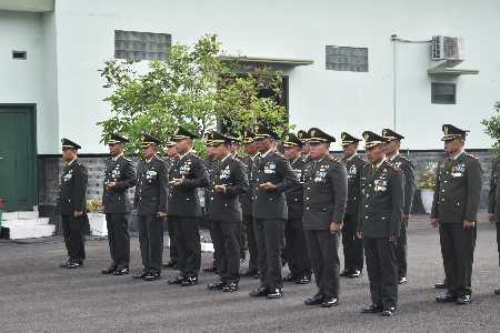 Peringati Hari Pahlawan Tahun 2024, Korem 043/Gatam Gelar Upacara Peringati Hari Pahlawan Tahun 2024, Korem 043/Gatam Gelar Upacara