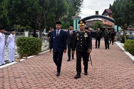 Tebing Tinggi Gelar Upacara Hari Pahlawan, Ajak Masyarakat Perangi Masalah Sosial Tebing Tinggi Gelar Upacara Hari Pahlawan, Ajak Masyarakat Perangi Masalah Sosial