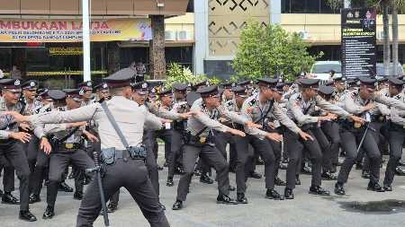 Kapolda Lampung: Jadilah Anggota Polri yang Tangguh dan Profesional Kapolda Lampung: Jadilah Anggota Polri yang Tangguh dan Profesional