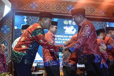 Kasrem 043/Gatam Hadiri Pembukaan MTQ Ke-51 Tingkat Provinsi Lampung Tahun 2024 Kasrem 043/Gatam Hadiri Pembukaan MTQ Ke-51 Tingkat Provinsi Lampung Tahun 2024