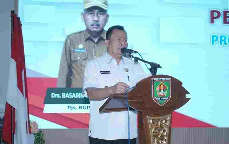 Pemkab Asahan Serahkan Beasiswa, Bentuk Kepedulian Terhadap Pendidikan Pemkab Asahan Serahkan Beasiswa, Bentuk Kepedulian Terhadap Pendidikan