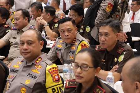 Polda Lampung Kembali Raih Pin Emas, Berkat Tuntaskan Mafia Tanah Polda Lampung Kembali Raih Pin Emas, Berkat Tuntaskan Mafia Tanah