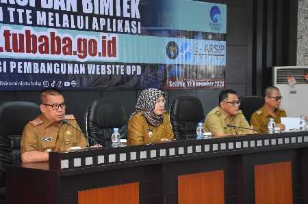 Buka Sosialisasi dan Bimtek Penggunaan TTE, Bayana: Pemanfaatan Teknologi Informasi Sangat Penting Buka Sosialisasi dan Bimtek Penggunaan TTE, Bayana: Pemanfaatan Teknologi Informasi Sangat Penting