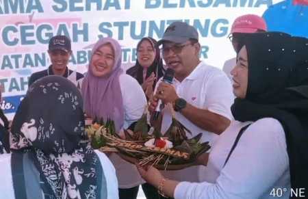 Sisi Lain HKN ke-60, Surprise Untuk Kabid Kesmas Dinkes Noptitin Arianti di HUT Ke 42 Sisi Lain HKN ke-60, Surprise Untuk Kabid Kesmas Dinkes Noptitin Arianti di HUT Ke 42