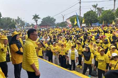 Ribuan Orang Ikuti Senam Bersama Partai Golkar Lampung Ribuan Orang Ikuti Senam Bersama Partai Golkar Lampung