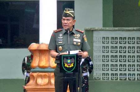 Upacara Bulanan, Danrem 043/Gatam Sampaikan Amanat KASAD Upacara Bulanan, Danrem 043/Gatam Sampaikan Amanat KASAD
