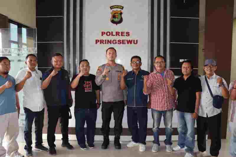 PWI dan Polres Pringsewu Bersinergi Wujudkan Keterbukaan Informasi PWI dan Polres Pringsewu Bersinergi Wujudkan Keterbukaan Informasi