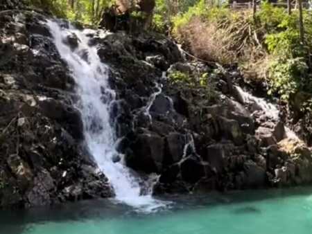 Menikmati Air Terjun Pongkar Yang Alami dan Mengagumkan Menikmati Air Terjun Pongkar Yang Alami dan Mengagumkan