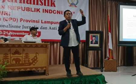 Juniardi: Menjadi Pers Profesional Tidak Sulit Juniardi: Menjadi Pers Profesional Tidak Sulit