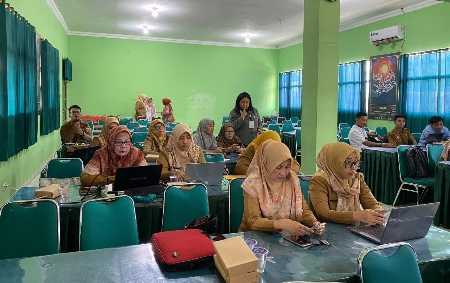 Revolusi Pembelajaran! IIB Darmajaya Latih Guru Gunakan Teknologi AI di Kelas Revolusi Pembelajaran! IIB Darmajaya Latih Guru Gunakan Teknologi AI di Kelas