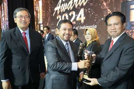 PTPN I Regional 7 Raih SNI Award 2024 PTPN I Regional 7 Raih SNI Award 2024