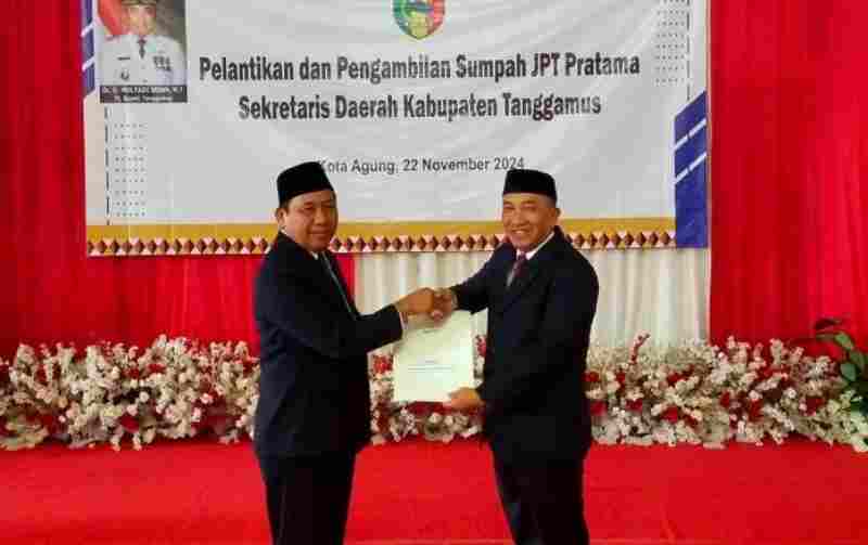 PJ Bupati Mulyadi Irsan Lantik dan Ambil Sumpah JPT Prtama Sekdakab Tanggamus PJ Bupati Mulyadi Irsan Lantik dan Ambil Sumpah JPT Prtama Sekdakab Tanggamus