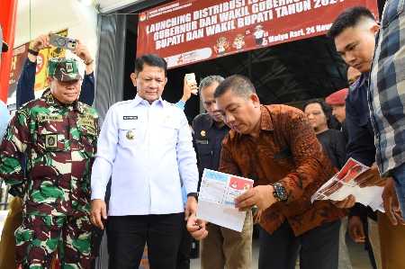 Peluncuran Distribusi Logistik Pilkada, M. Firsada Pastikan Kebutuhan Pemilu Terpenuhi Peluncuran Distribusi Logistik Pilkada, M. Firsada Pastikan Kebutuhan Pemilu Terpenuhi