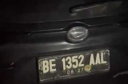 Warga Kubu Batu Amankan Kendaraan Diduga Akan Melakukan Money Politik Warga Kubu Batu Amankan Kendaraan Diduga Akan Melakukan Money Politik