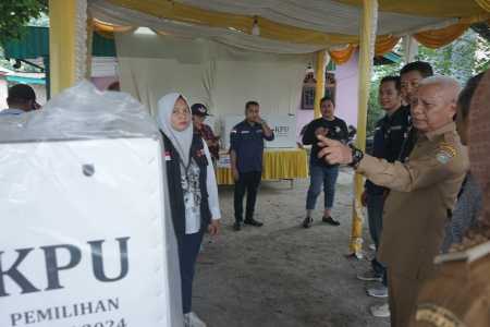 Bupati Surya Kembali Tinjau Persiapan Pemilu 2024 di Kecamatan Bupati Surya Kembali Tinjau Persiapan Pemilu 2024 di Kecamatan
