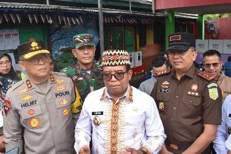 Danrem 043/Gatam Bersama Forkopimda Tinjau Dua TPS di Bandar Lampung Danrem 043/Gatam Bersama Forkopimda Tinjau Dua TPS di Bandar Lampung