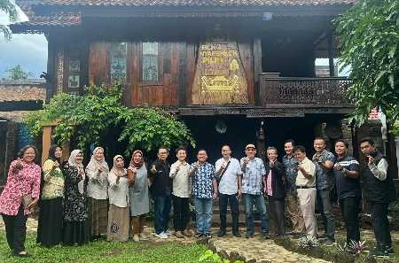 Ketua IKA Unpad Lampung Gelar Rakor Pertama untuk Silaturahim dan Penyusunan Pengurus Baru Ketua IKA Unpad Lampung Gelar Rakor Pertama untuk Silaturahim dan Penyusunan Pengurus Baru