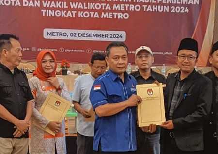 Rekapitulasi KPU Metro: Tingkat Partisipasi Tinggi, Bambang-Rafieq Unggul Rekapitulasi KPU Metro: Tingkat Partisipasi Tinggi, Bambang-Rafieq Unggul