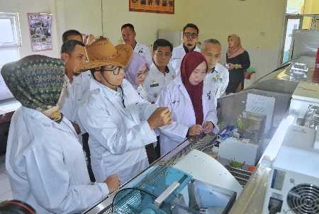 Pj. Gubernur Lampung Tinjau Balai Inseminasi Buatan, Dorong Modernisasi dan Peningkatan Stok Pangan Pj. Gubernur Lampung Tinjau Balai Inseminasi Buatan, Dorong Modernisasi dan Peningkatan Stok Pangan