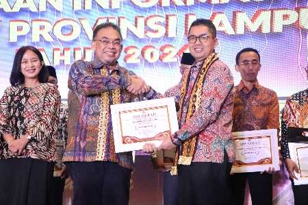 Komisi Informasi Provinsi Lampung Berikan Apresiasi Keterbukaan Informasi Komisi Informasi Provinsi Lampung Berikan Apresiasi Keterbukaan Informasi
