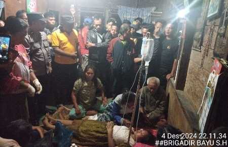 Polsek Tanah Jawa dan Warga Temukan Jenni yang Terseret Arus Sungai Polsek Tanah Jawa dan Warga Temukan Jenni yang Terseret Arus Sungai