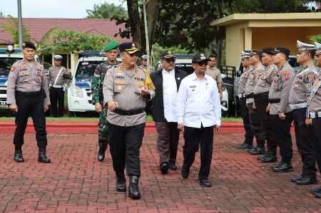 Kapolres Simalungun Pimpin Apel Gabungan Siaga Bencana Kapolres Simalungun Pimpin Apel Gabungan Siaga Bencana