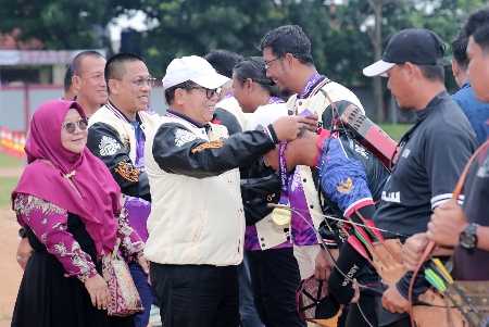 Pj. Gubernur Samsudin Buka Kejuaraan Nasional Panahan Berkuda Piala Gubernur 2024 Pj. Gubernur Samsudin Buka Kejuaraan Nasional Panahan Berkuda Piala Gubernur 2024