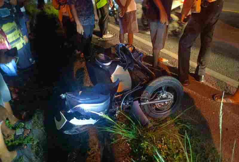 Kecelakaan Maut di Jalinbar Pringsewu, Seorang Pemotor Tewas Ditempat Kecelakaan Maut di Jalinbar Pringsewu, Seorang Pemotor Tewas Ditempat