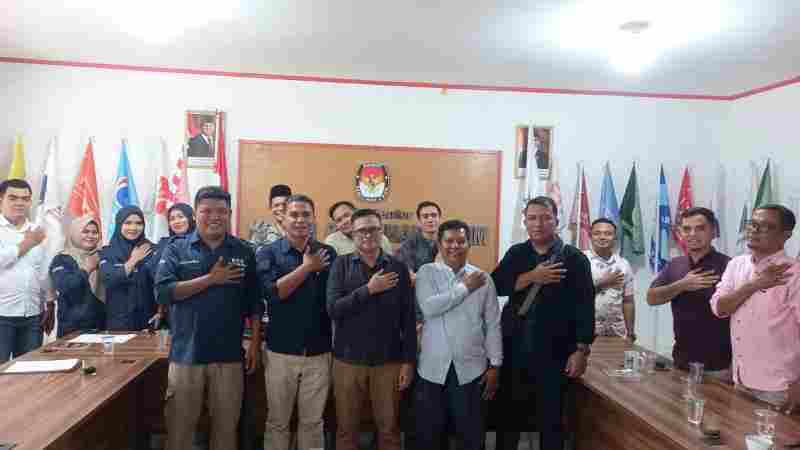 Nyatakan Sikap, PPK Dan PPS se-Pasaman Tegaskan Integritas Serta Netralitas Nyatakan Sikap, PPK Dan PPS se-Pasaman Tegaskan Integritas Serta Netralitas