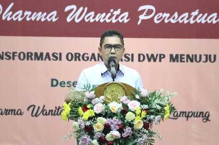 Pj. Sekdaprov Lampung Hadiri HUT ke-25, Penguatan Transformasi Organisasi Dharma Wanita Menuju Indonesia Emas 2045 Pj. Sekdaprov Lampung Hadiri HUT ke-25, Penguatan Transformasi Organisasi Dharma Wanita Menuju Indonesia Emas 2045